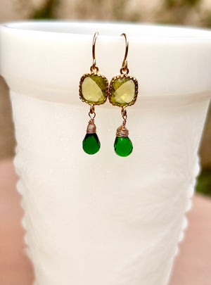 #687 green quartz briolette peridot square earrings